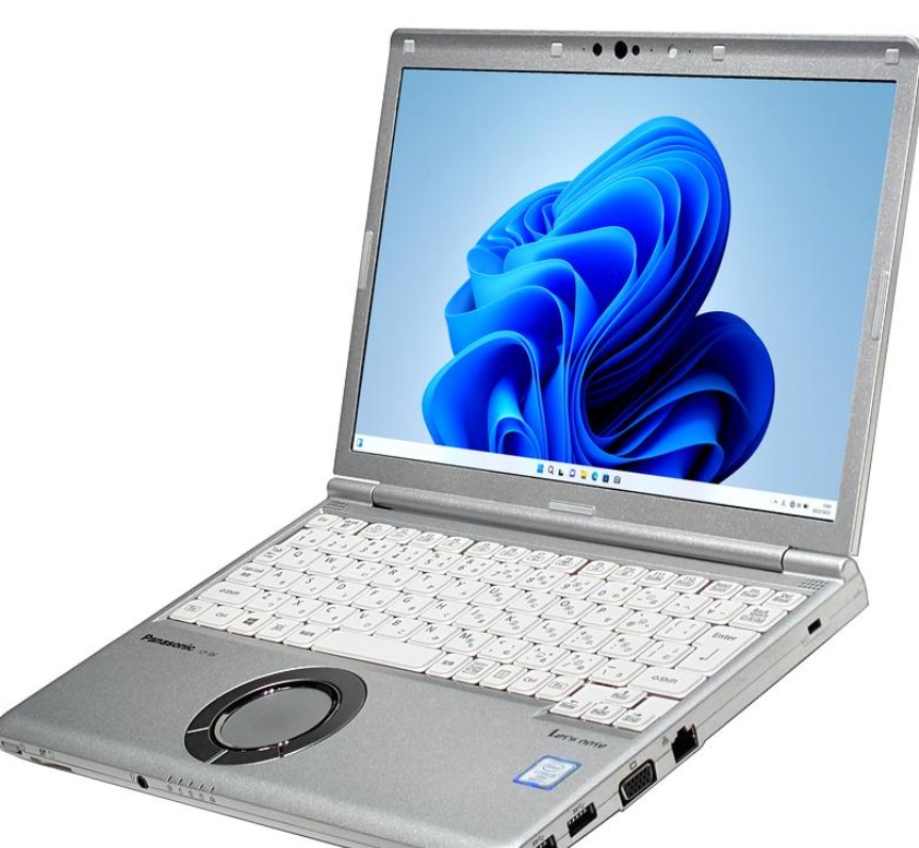 届いたノートパソコンと梱包材