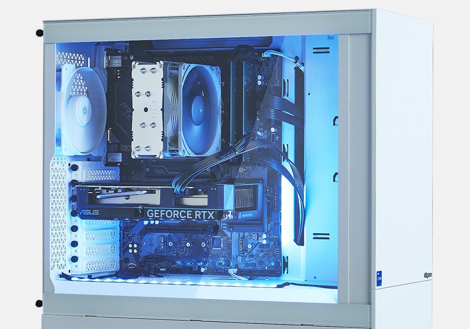 Sycomのロゴと高品質なPCパーツ