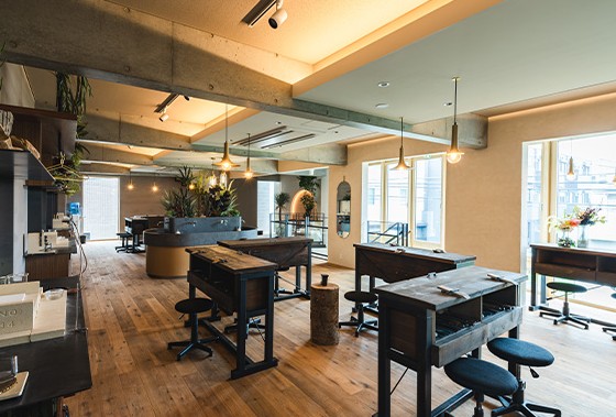 鎌倉彫金工房の制作風景イメージ