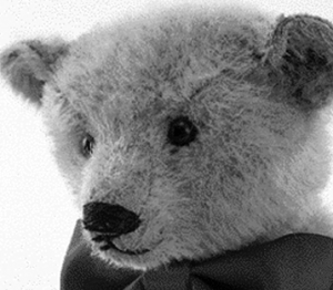 なぜ？アンティークテディベアなのか