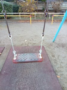 公園のブランコの不思議