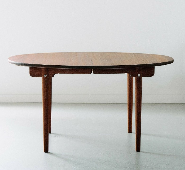 北欧家具が置かれた美しいリビングルーム