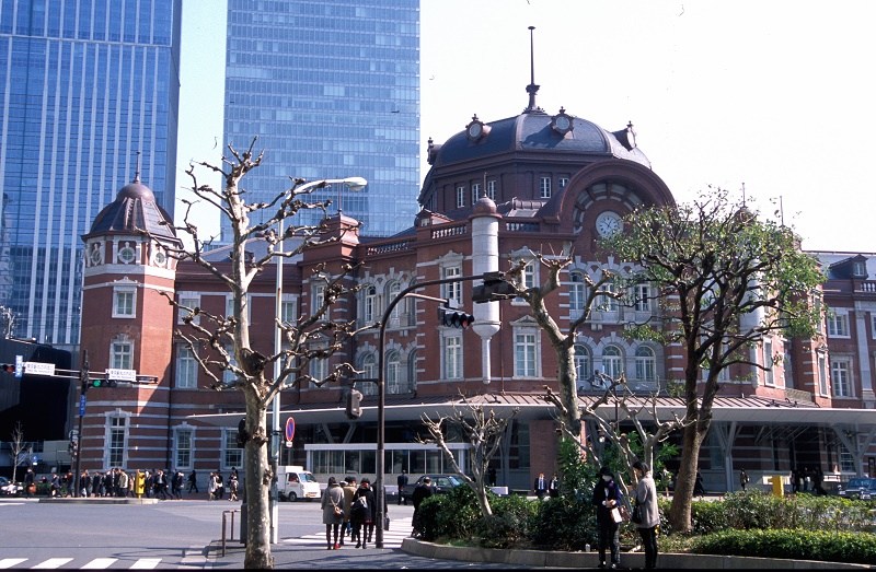 東京の風景とソルの月光